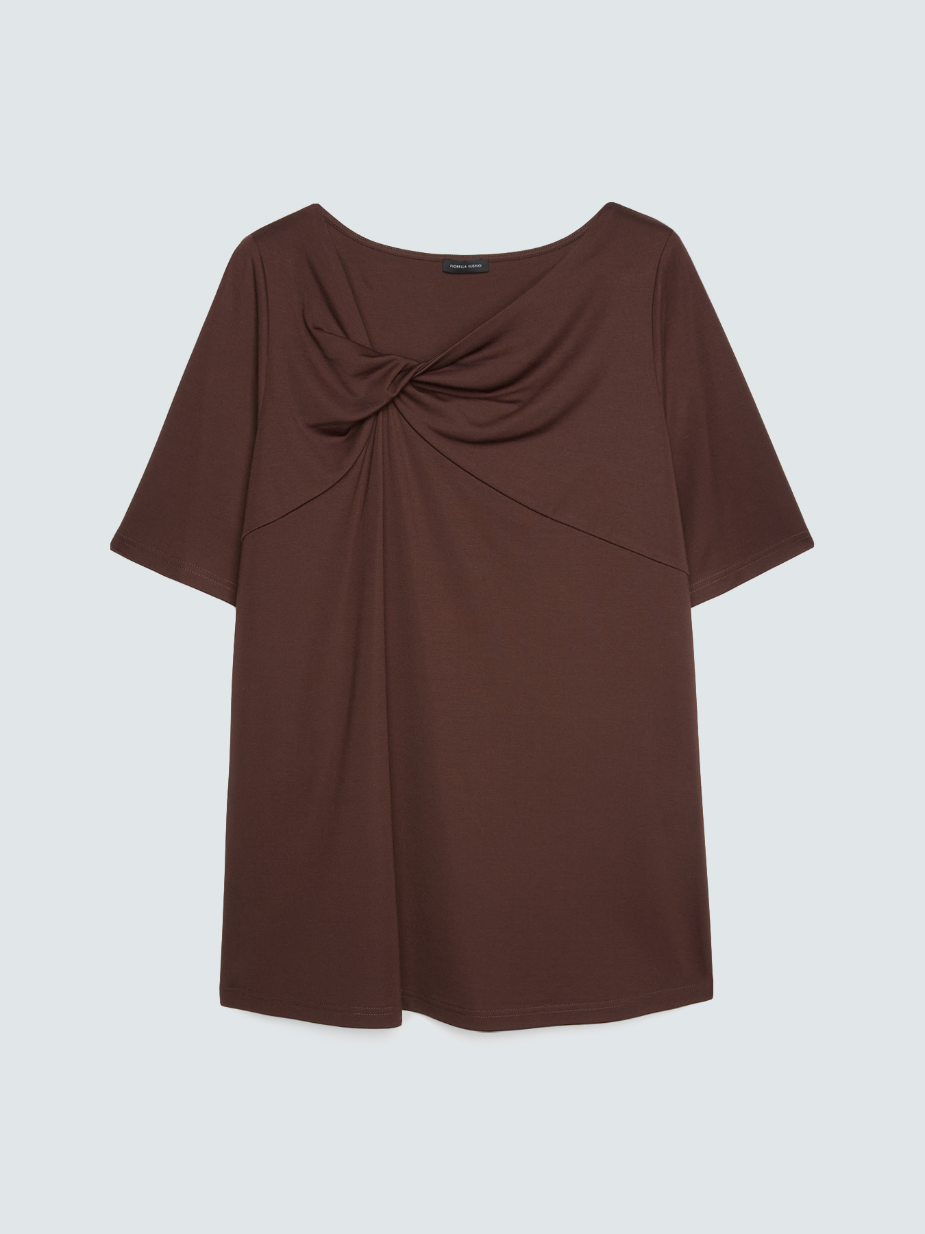 T-Shirt aus Jersey mit Knoten und Drapierung image number 4