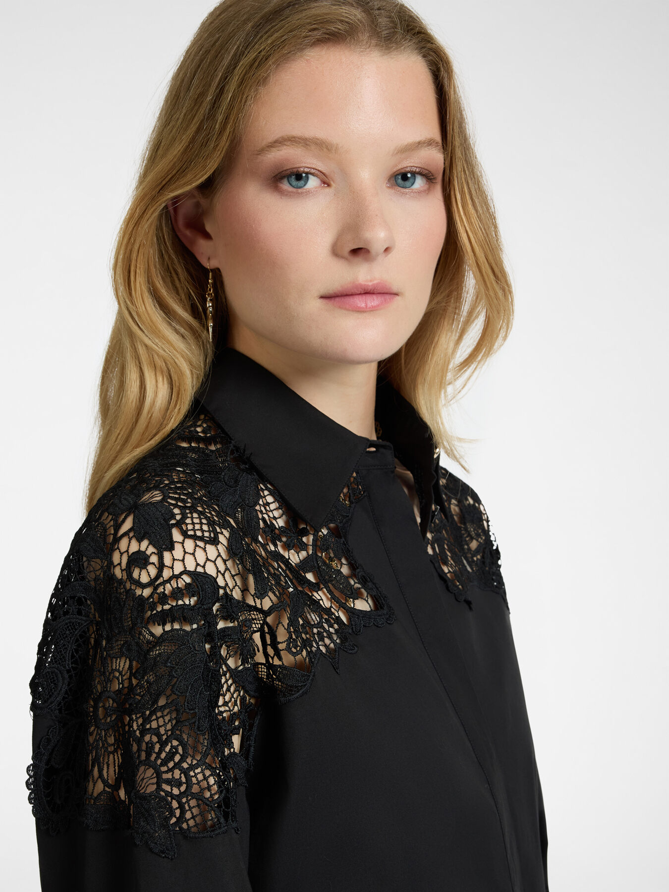 Shirt with lace image number 2