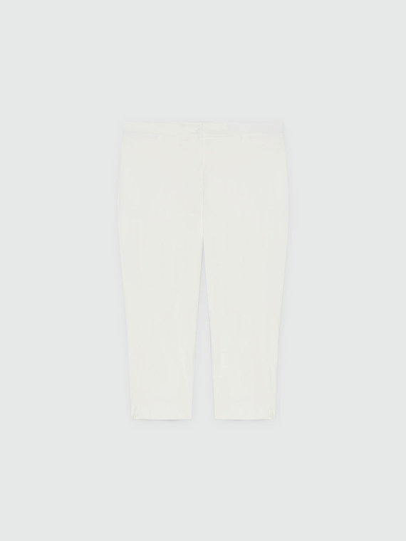 Capri trousers made of stretch fabric