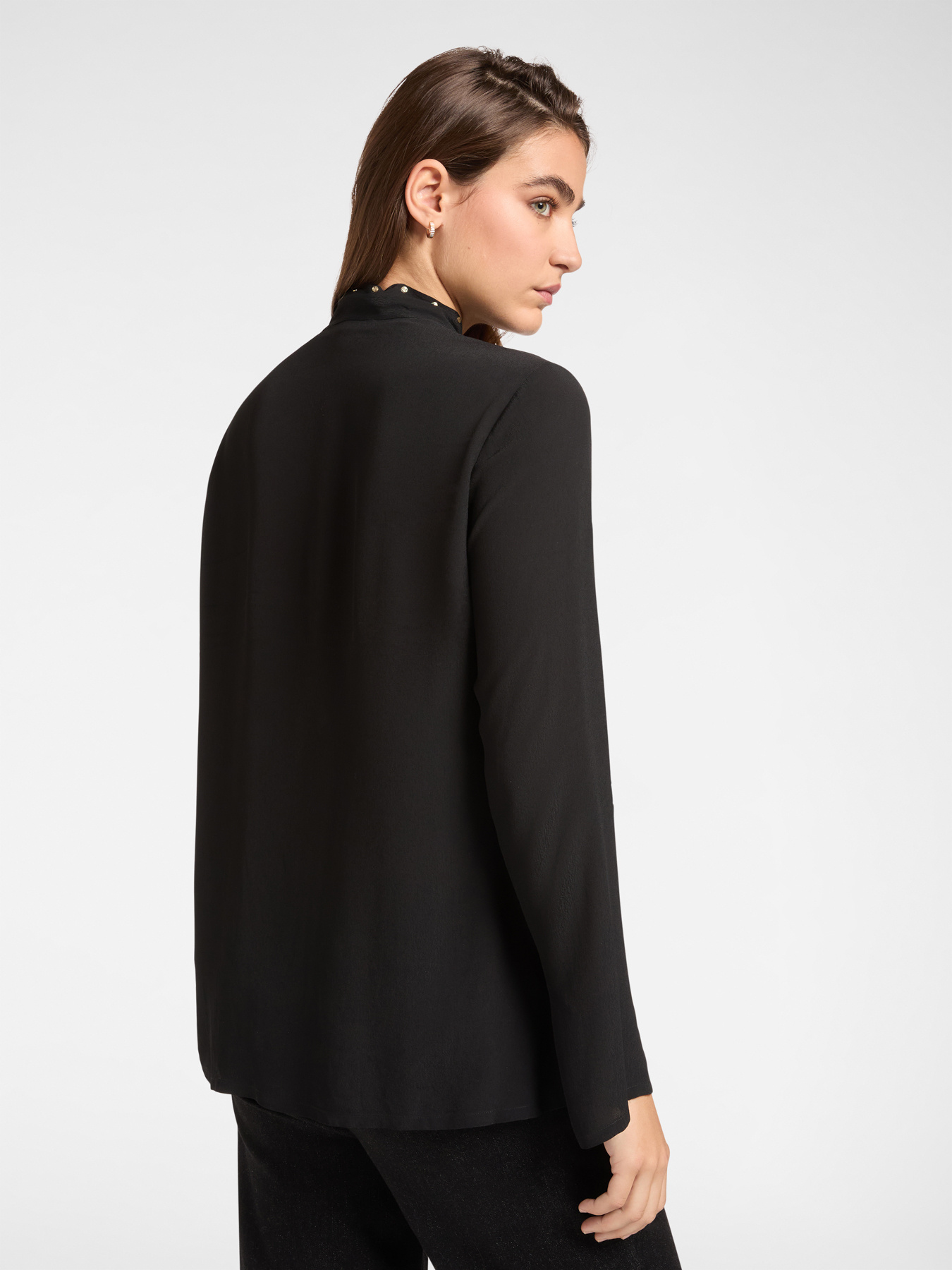 Bluse mit Sch&auml;rpe und flachen Nieten image number 1