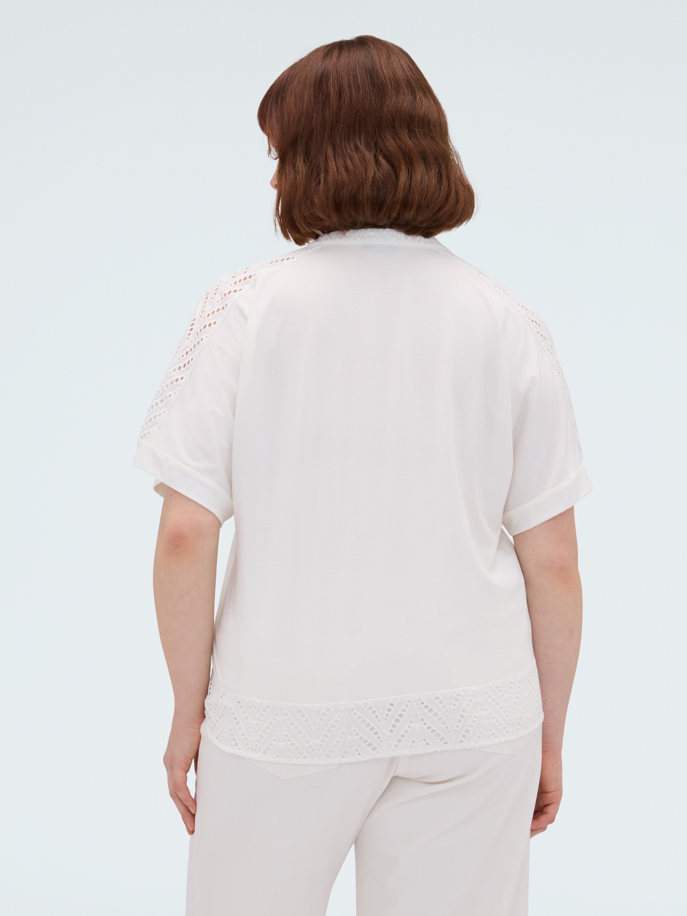 Blusa de bordado ingl&eacute;s con lazo image number 1