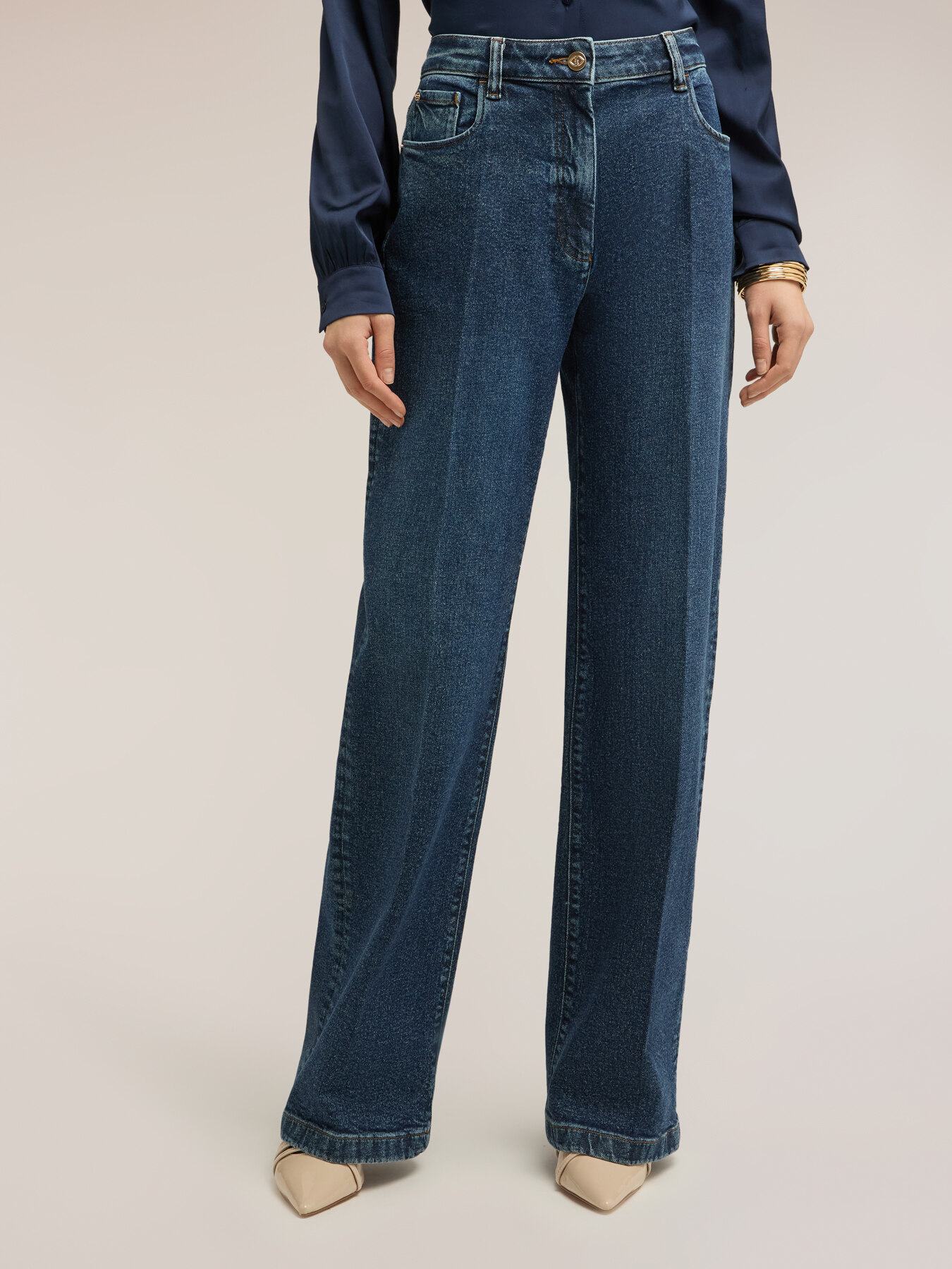 High-waisted palazzo jeans image number 2