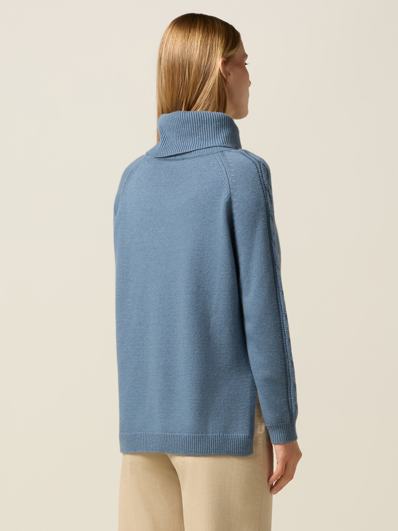 Dolcevita misto cashmere a trecce image number 1