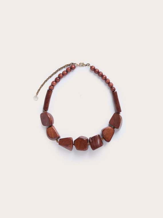 Collana girocollo con perline in legno