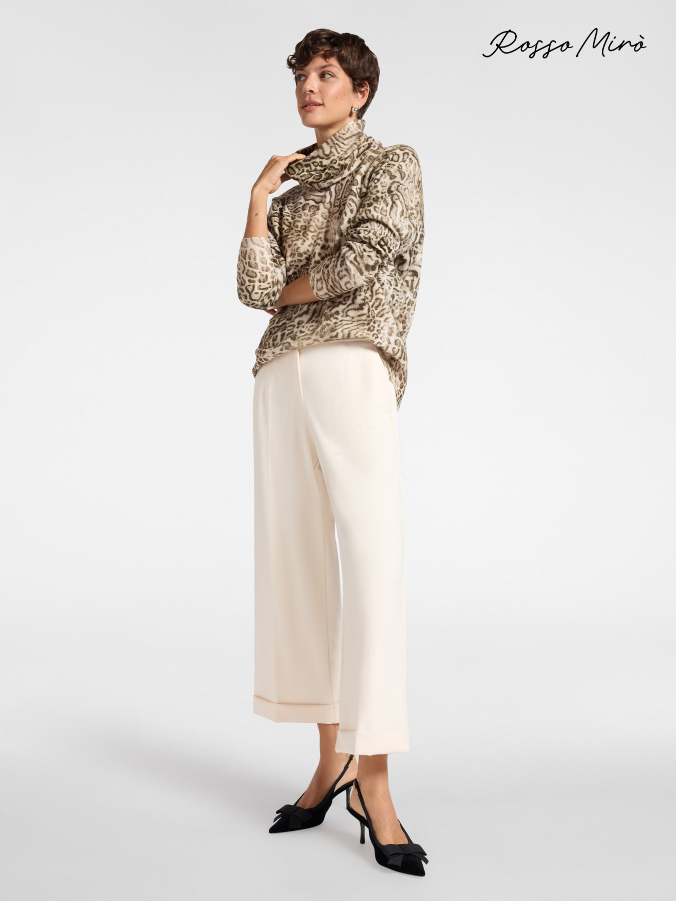 Chinos with cuffs at the bottom image number 0