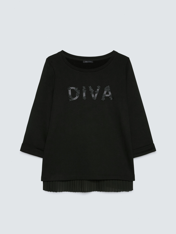 Sweatshirt with coated fabric lettering and pleated hem