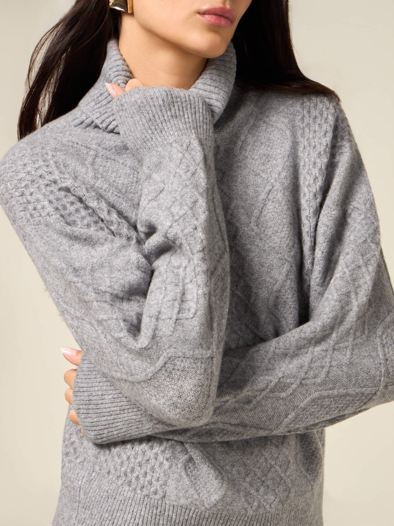 Mixed wool turtleneck with diamond knit pattern image number 2