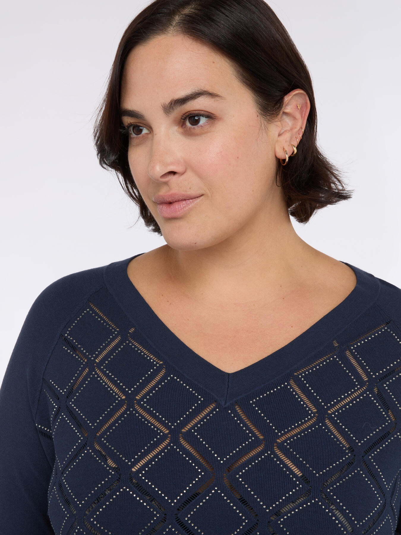 V-neck sweater with diamond detail and light points image number 3