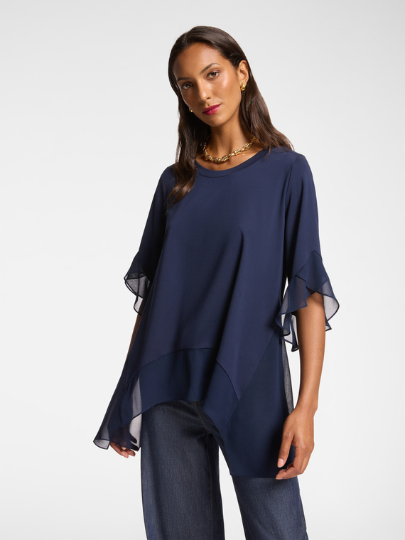 Camiseta com bordas de georgette