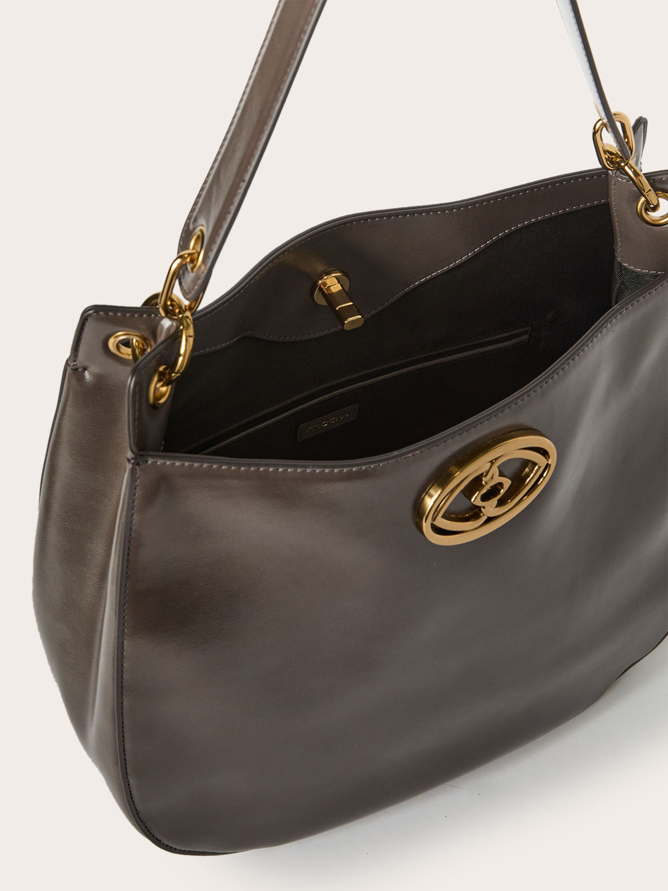 Hobo bag in tessuto spalmato lucido image number 4