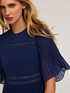 Robe brodée avec détails plissés image number 3