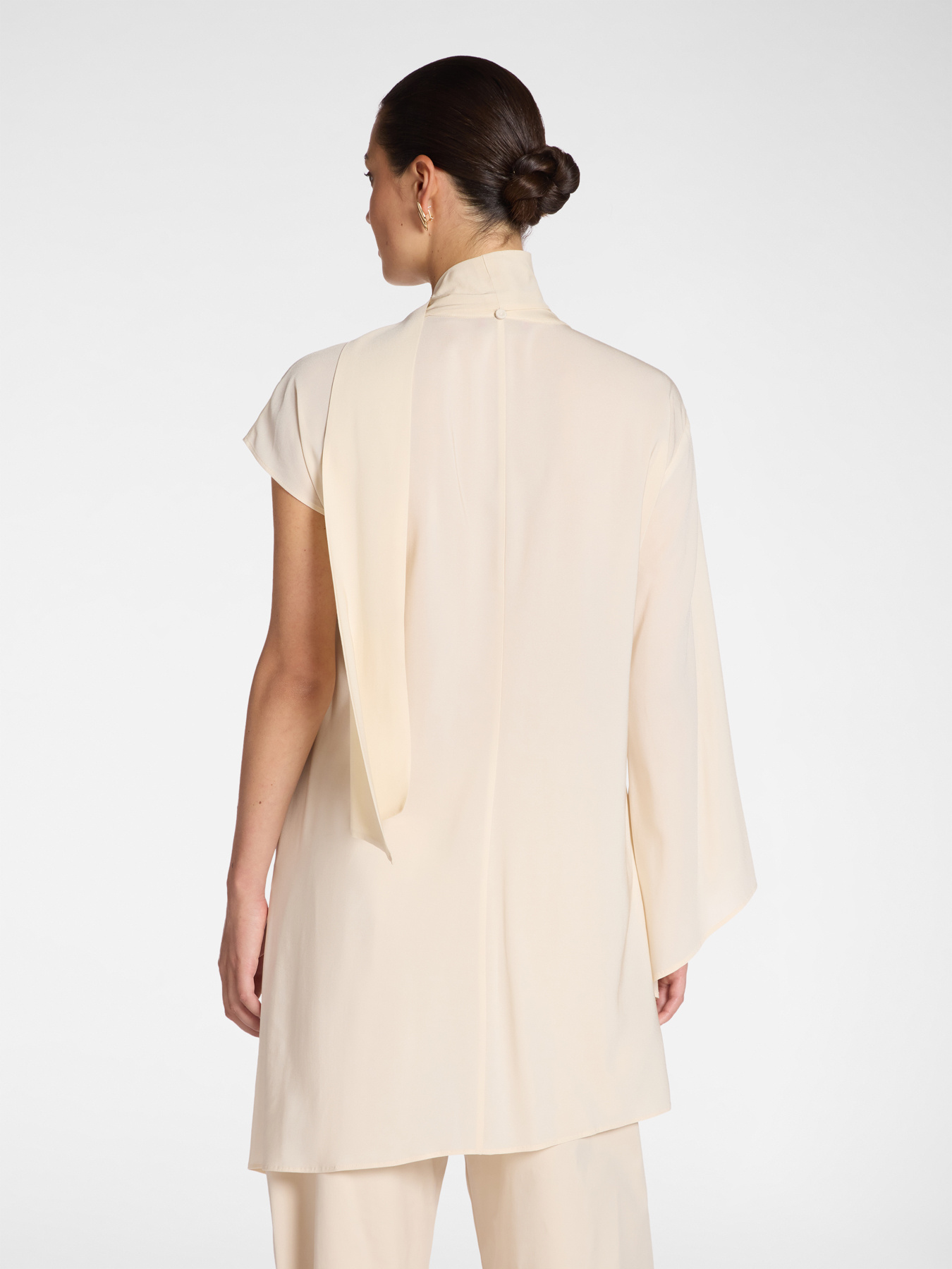 Blusa lunga asimmetrica con fusciacca image number 1