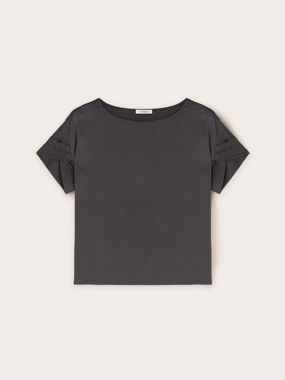 Blouse with petal sleeves