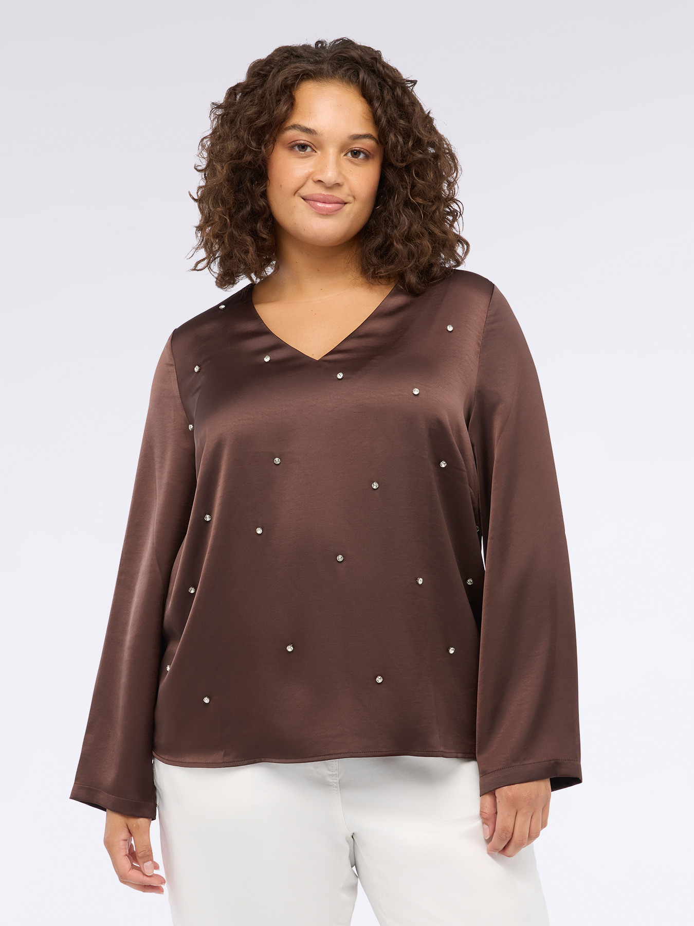 Blusa de satén con strass image number 2