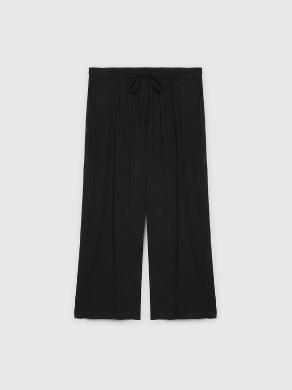 Wide cropped trousers