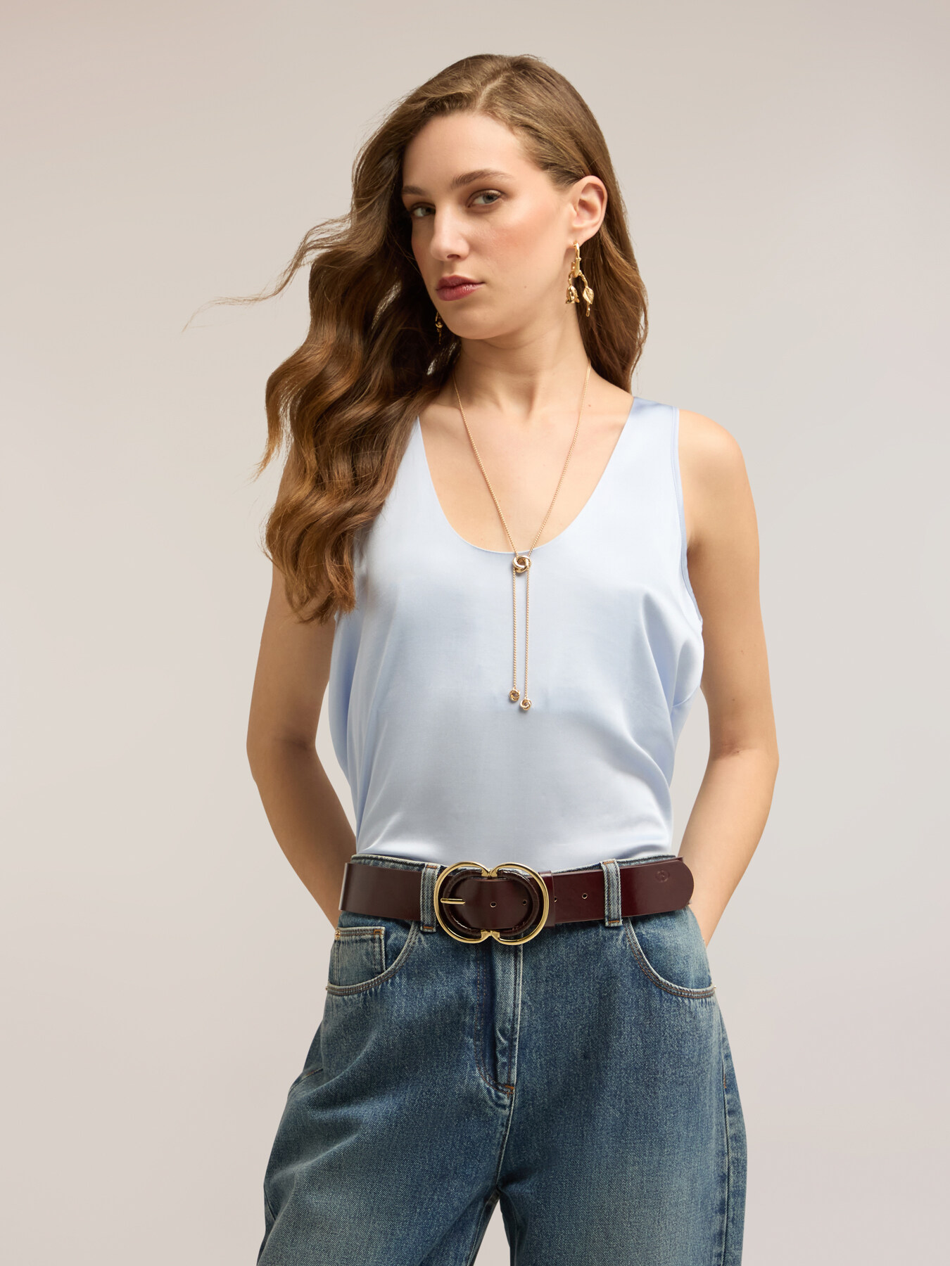 Wide shoulder satin top image number 2