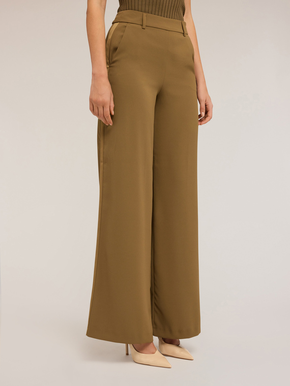 Pantalon palazzo avec bande latérale