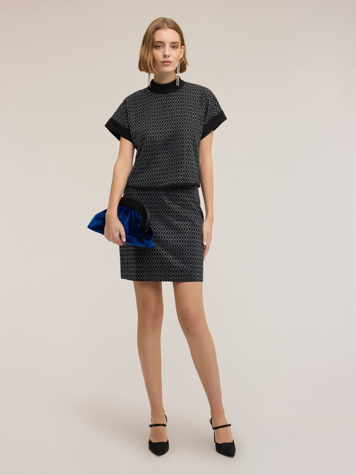 Blouse en jersey avec application g&eacute;om&eacute;trique de strass image number 0