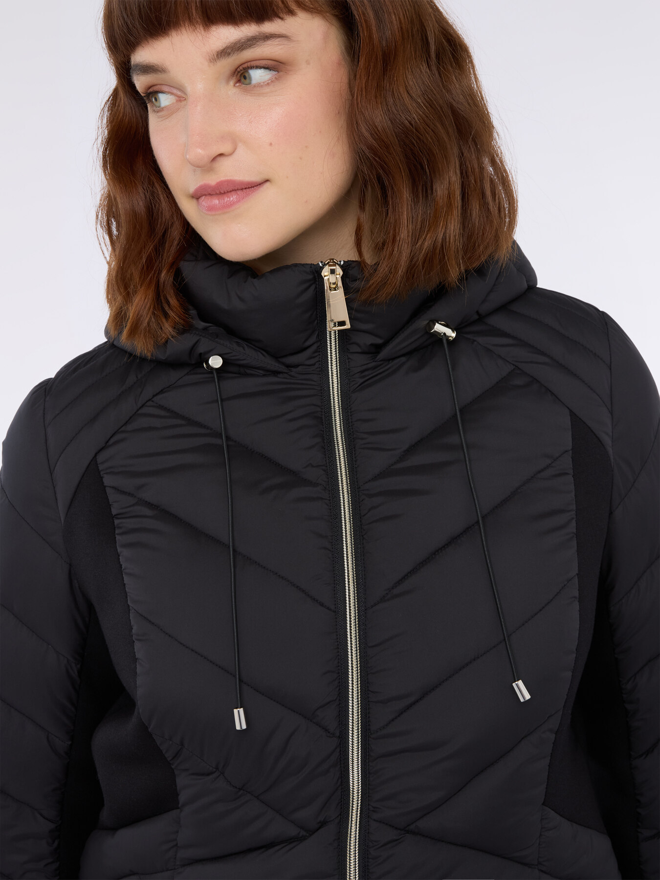 Lange gesteppte Daunenjacke mit Kapuze image number 3