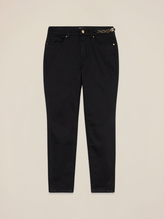 Pantalones regular con detalle de cadena