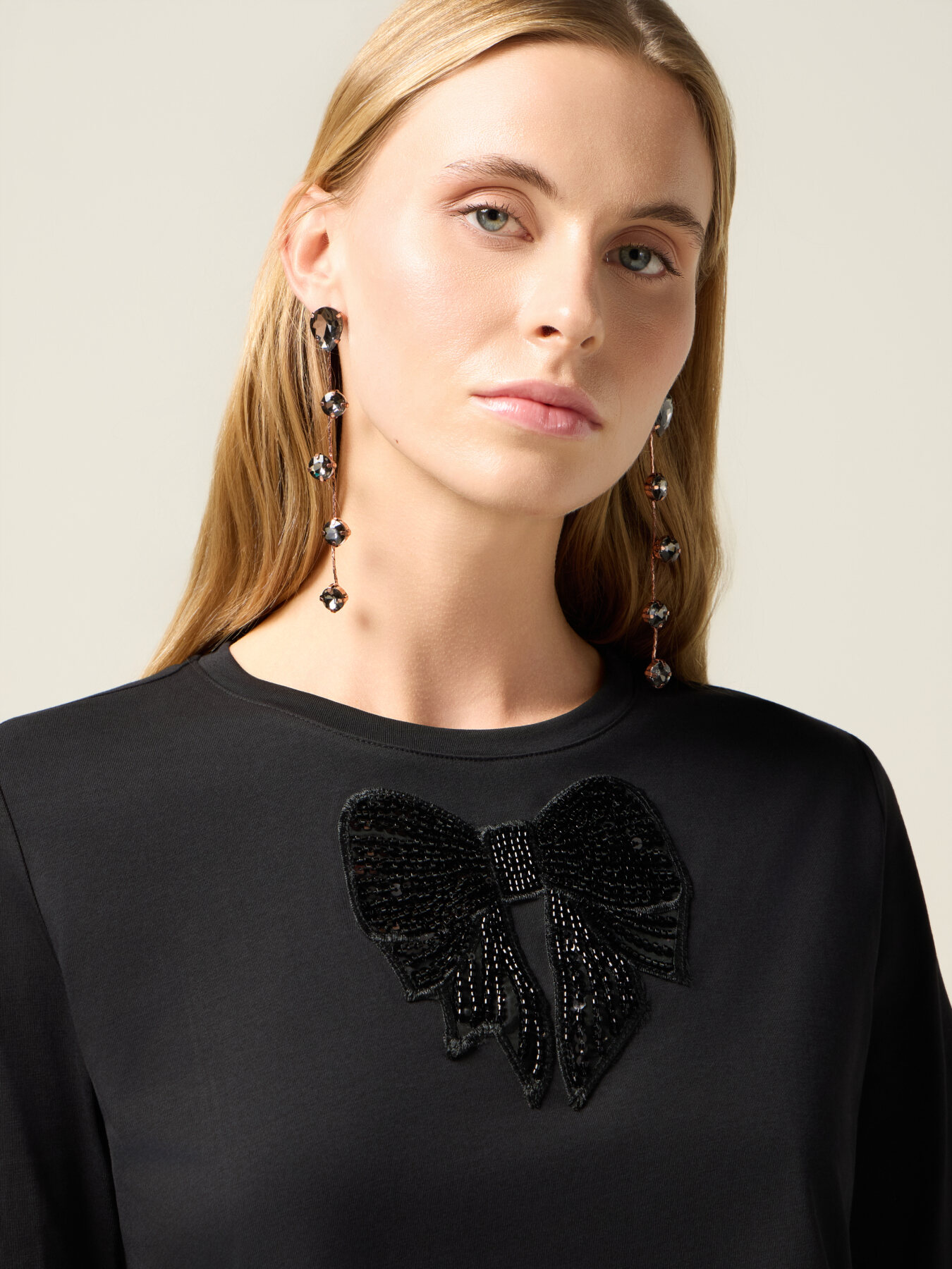 T-shirt con patch in paillettes image number 2