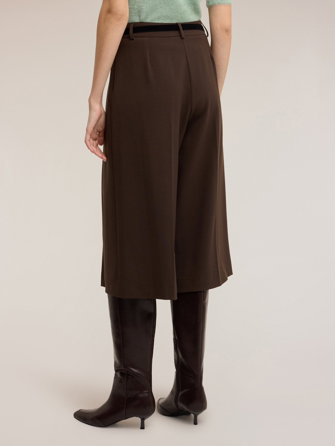 Cropped flannel trousers with chain image number 1