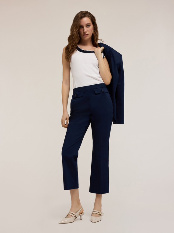 Top avec bords en tricot