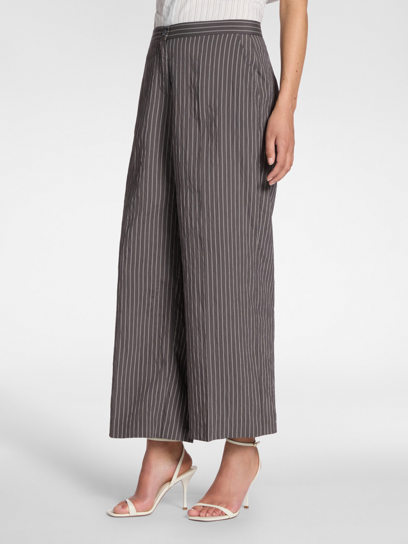 Pantaloni chinos gessati image number 2