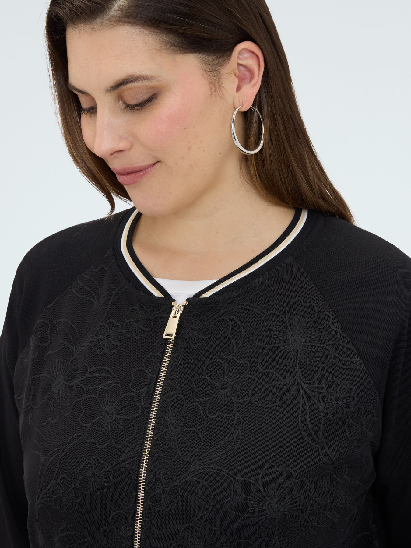 Offener Sweater mit Blumenstickerei image number 3