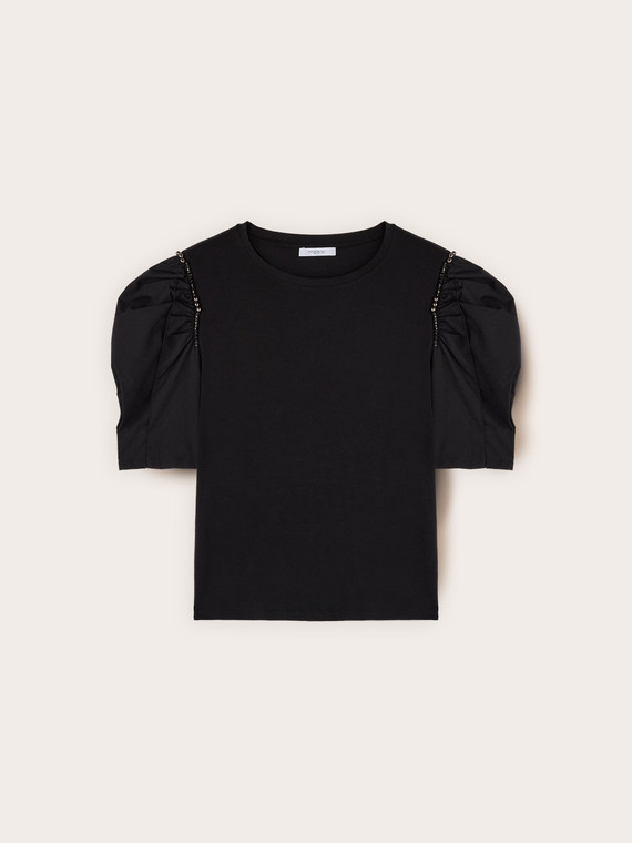 T-shirt with puffed sleeves and stones