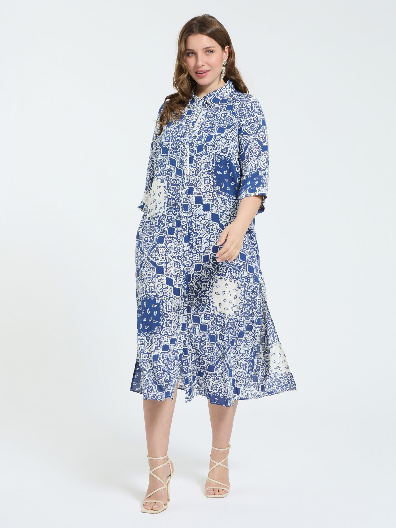Hemdblusenkleid mit Bandana-Print image number 0
