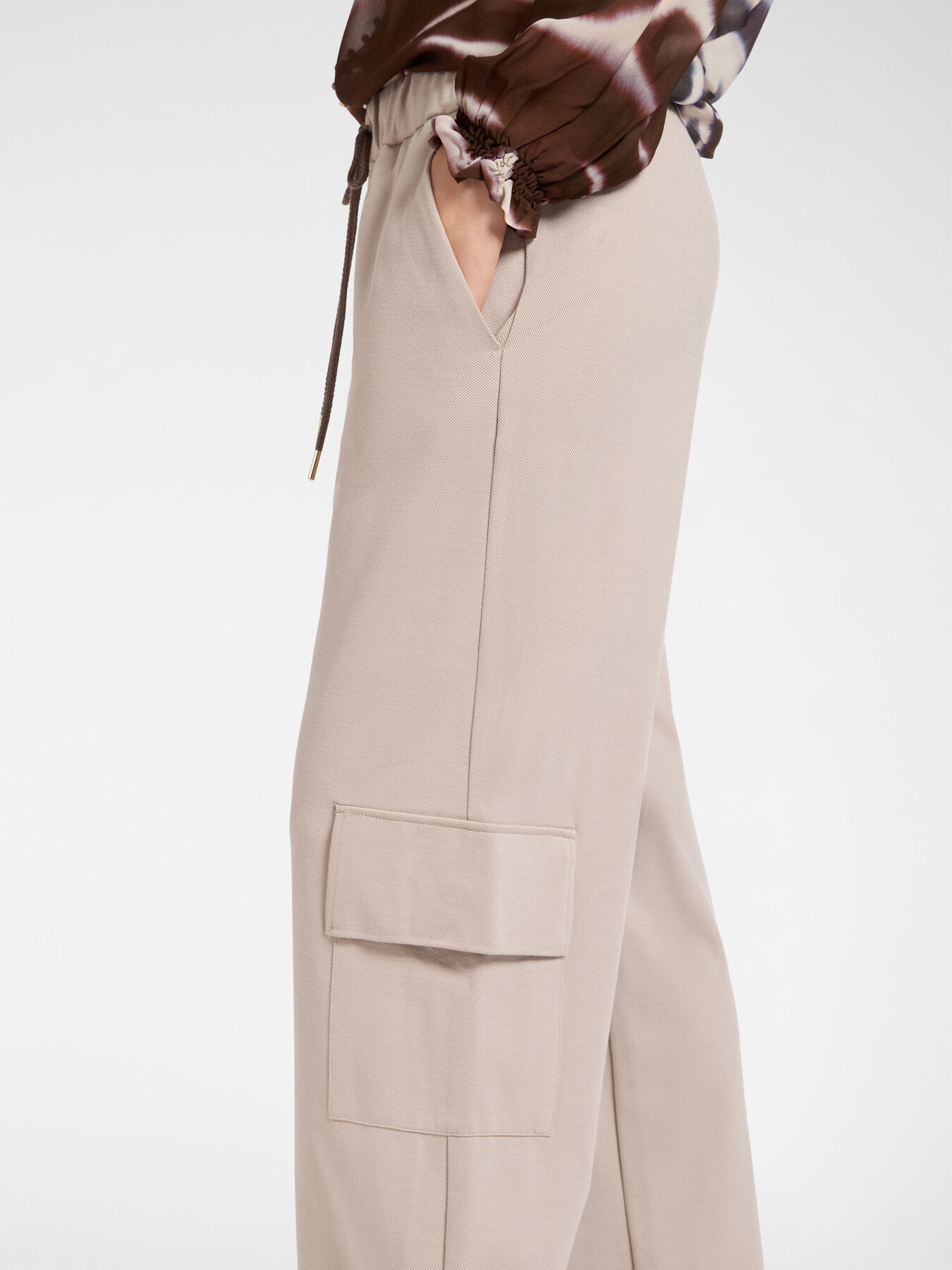 Wide-leg cargo trousers image number 3