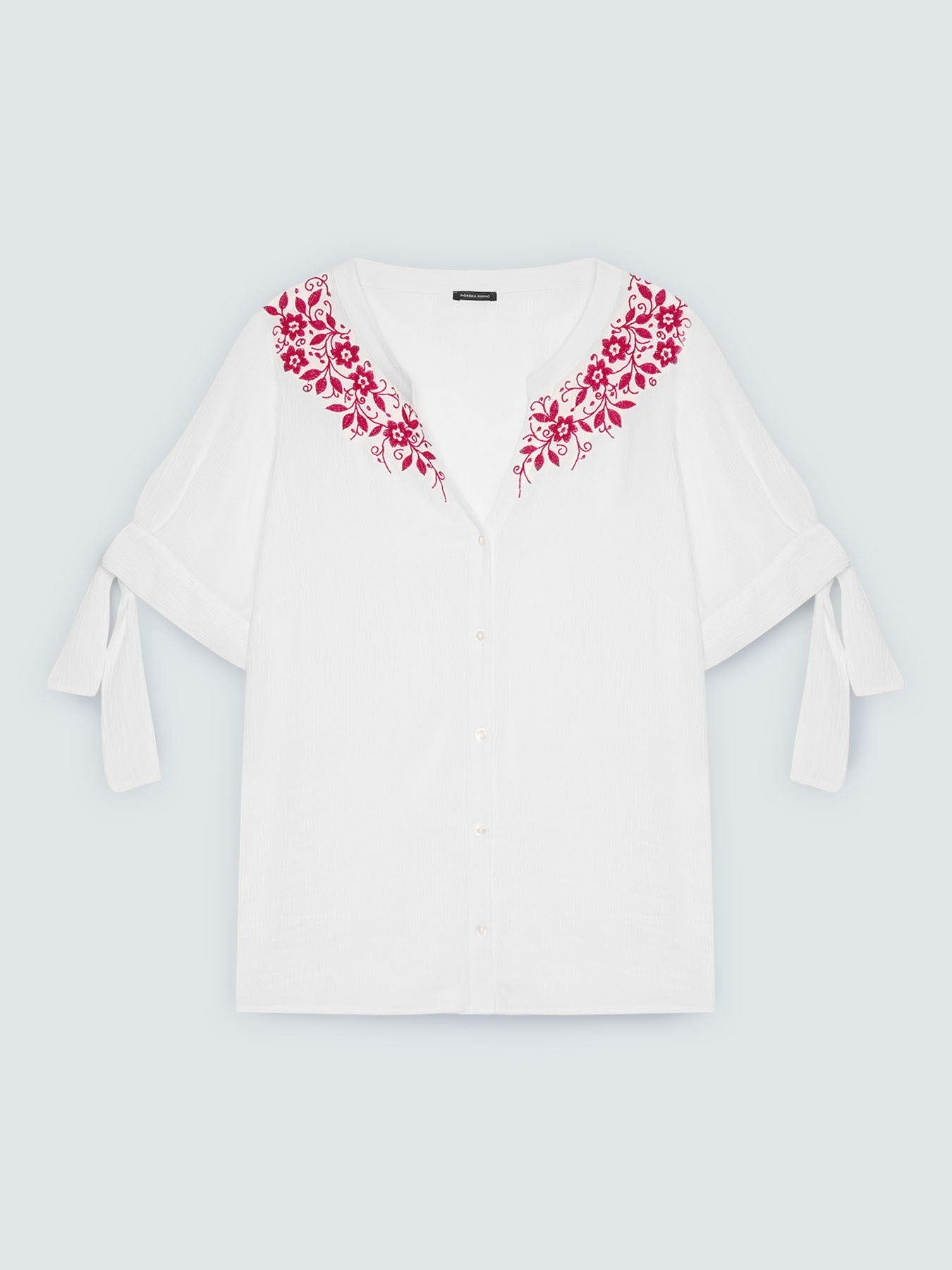 Blusa con ricami floreali image number 4