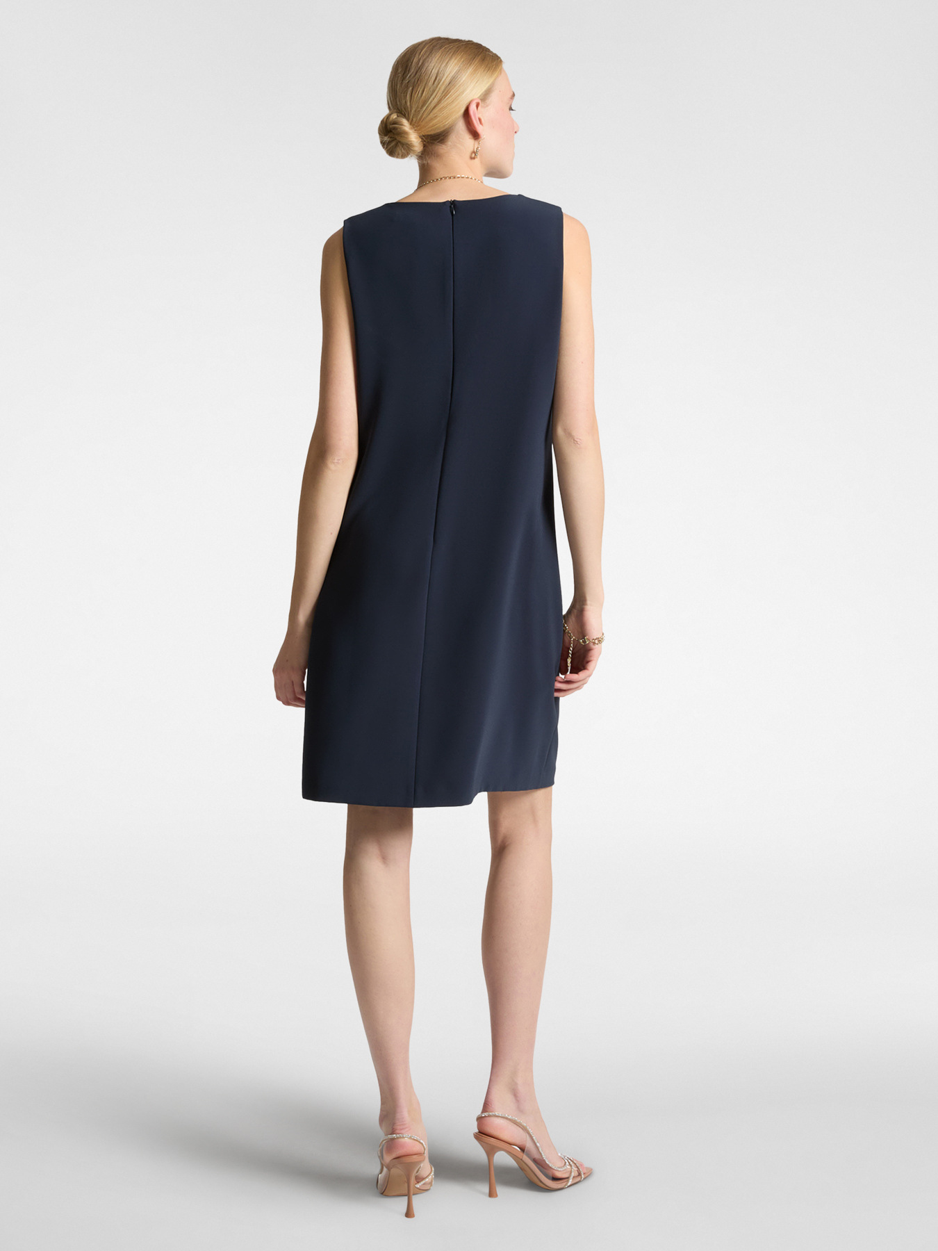 Vestido elegante com bordado image number 1