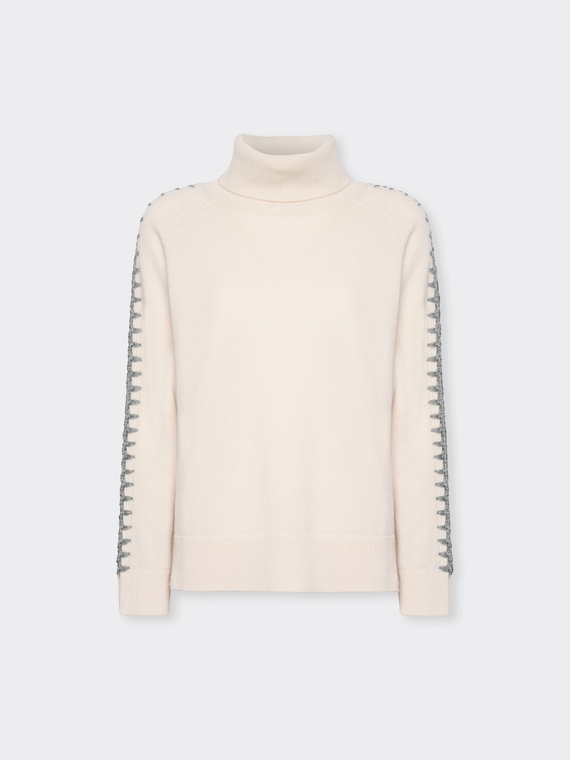 Pull en laine brodé à la main