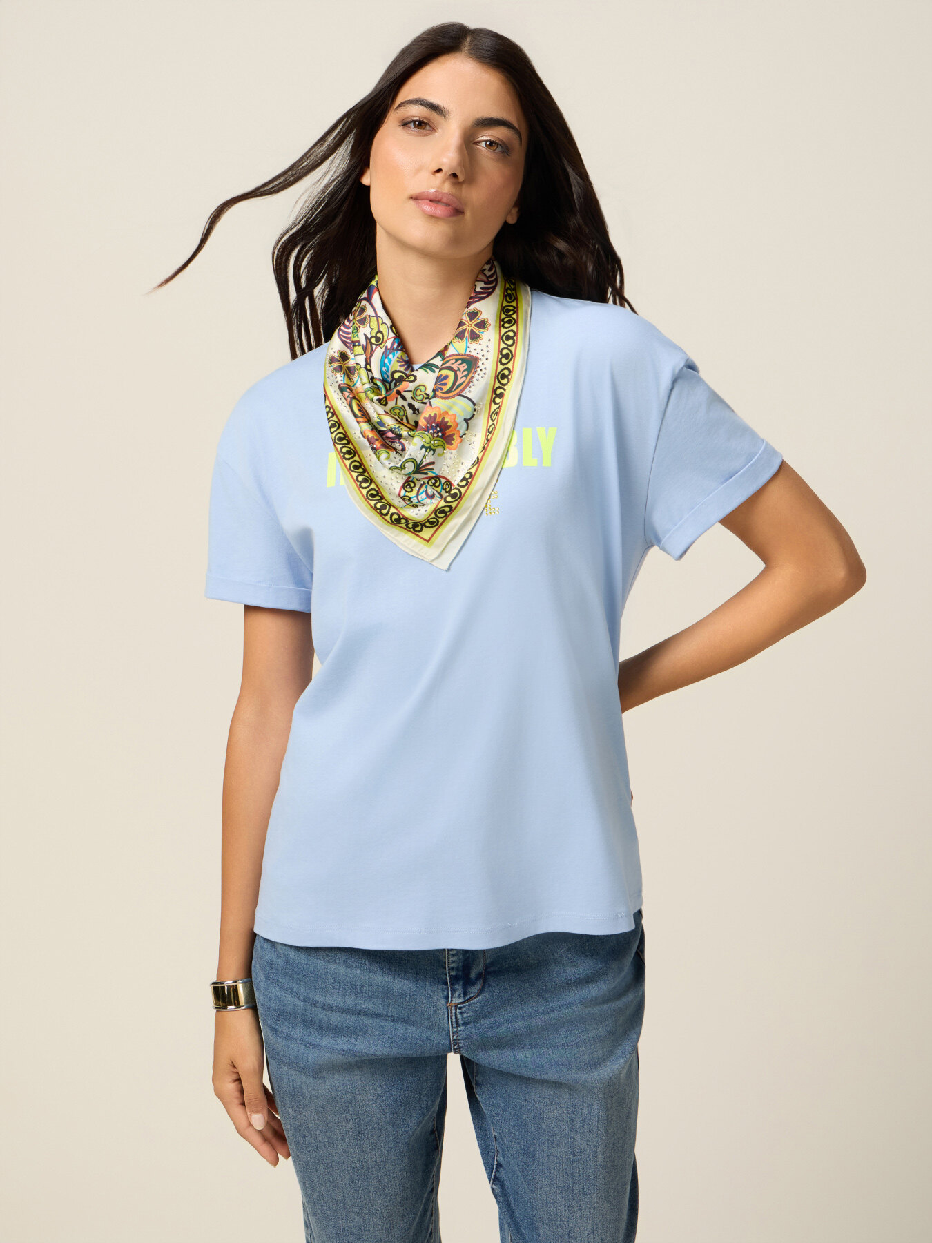 T-shirt with print and scarf image number 0