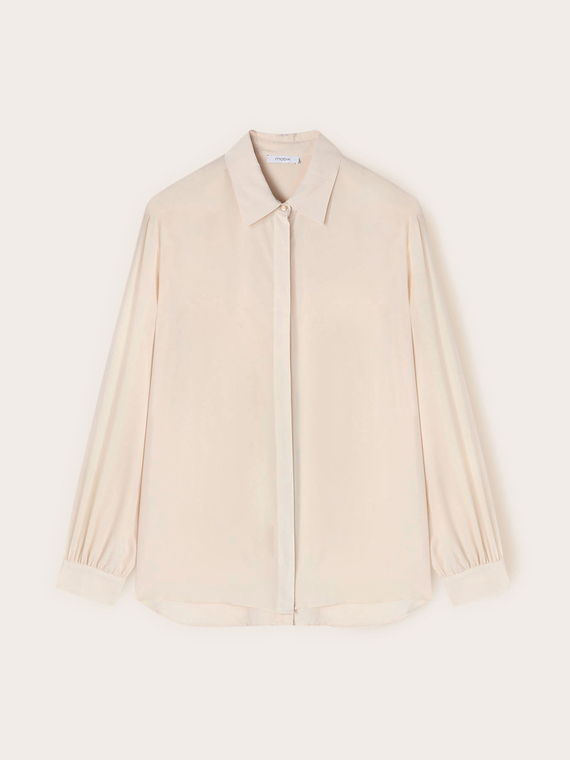 Fluid shirt with back buttoning