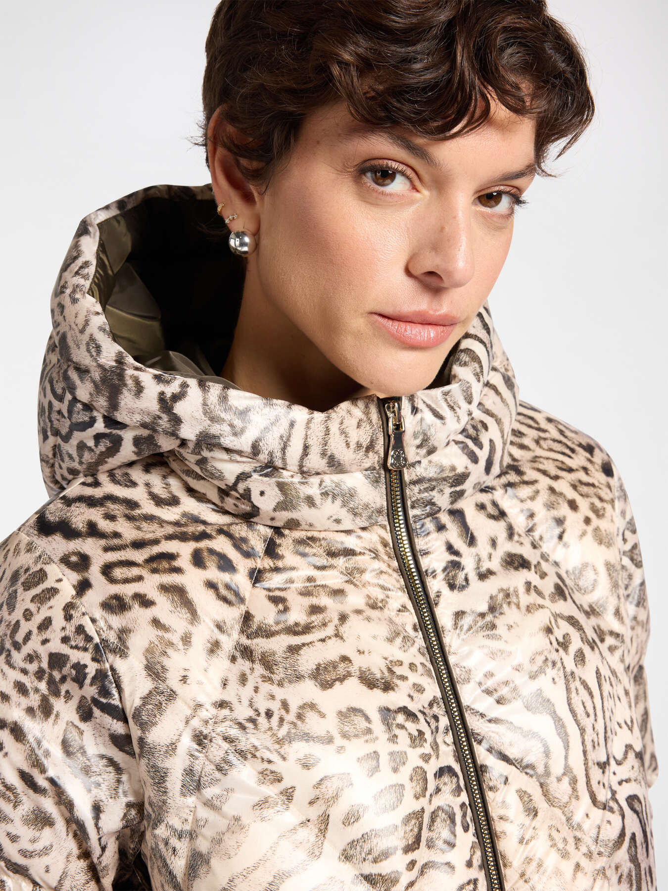 Animal print down jacket image number 2