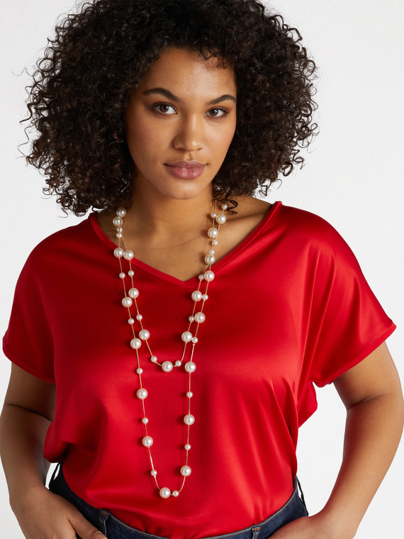 Long necklace with pearls