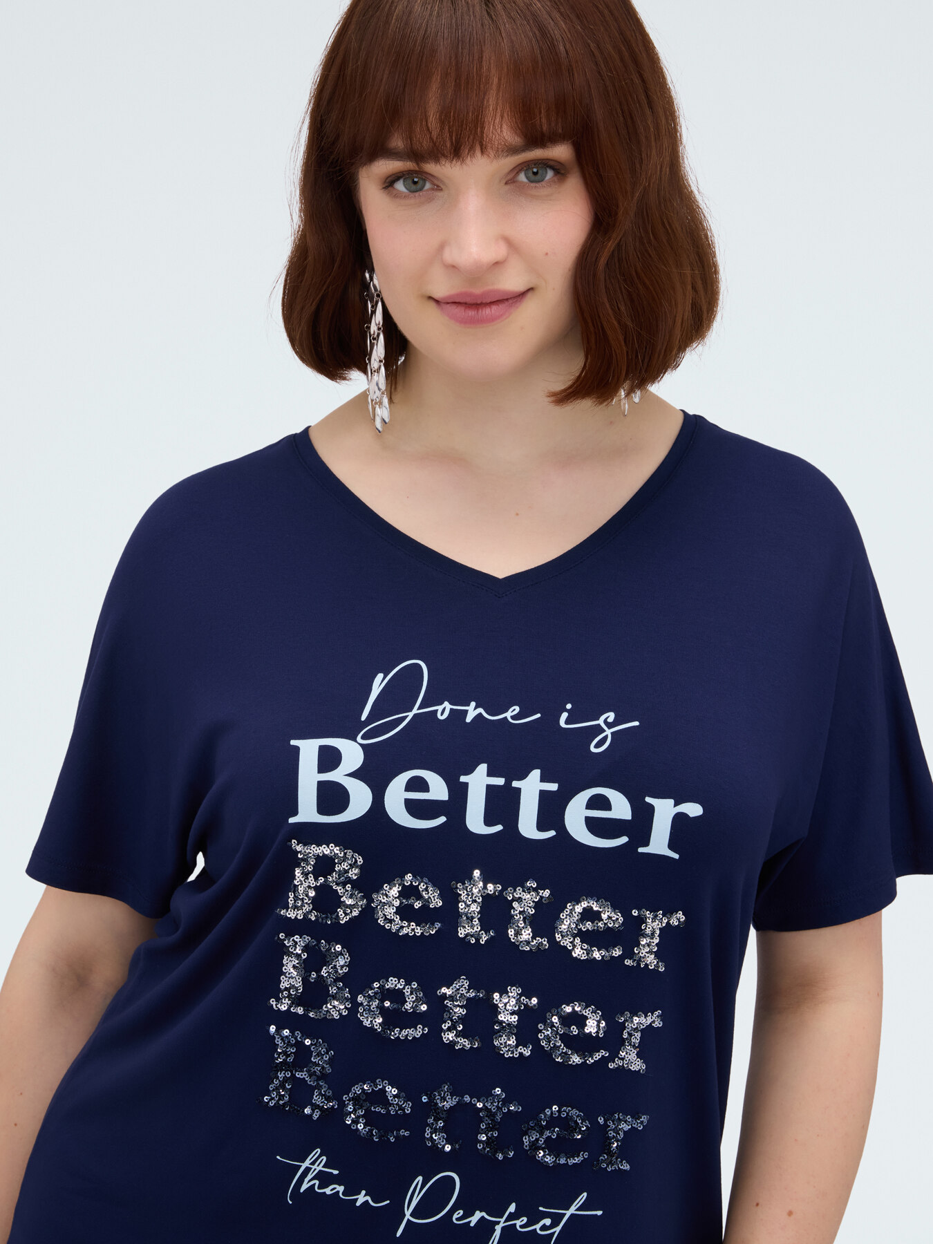 T-shirt in viscosa con scritta e paillettes image number 3