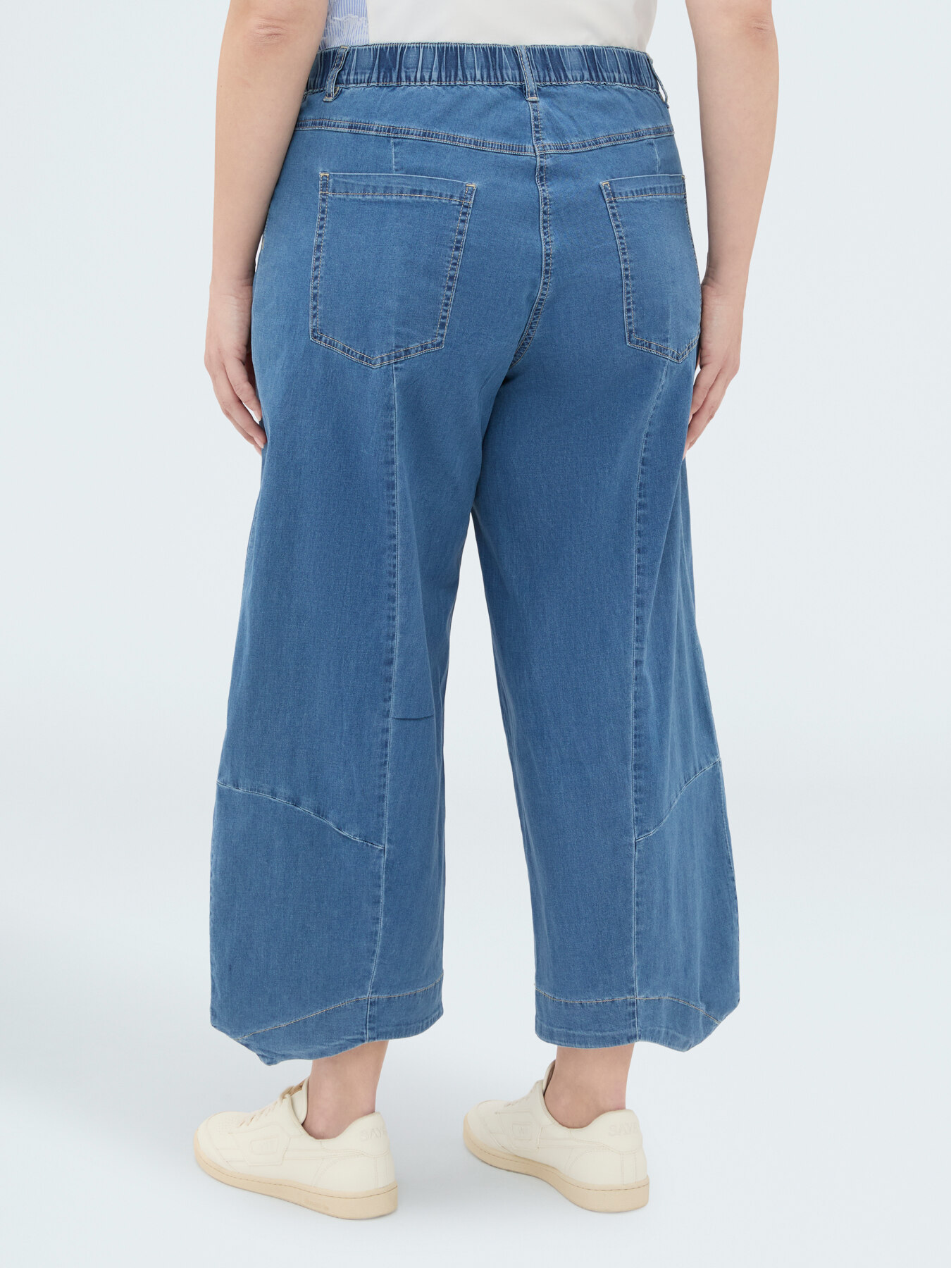 Baggy jeans in washed-effect denim image number 1