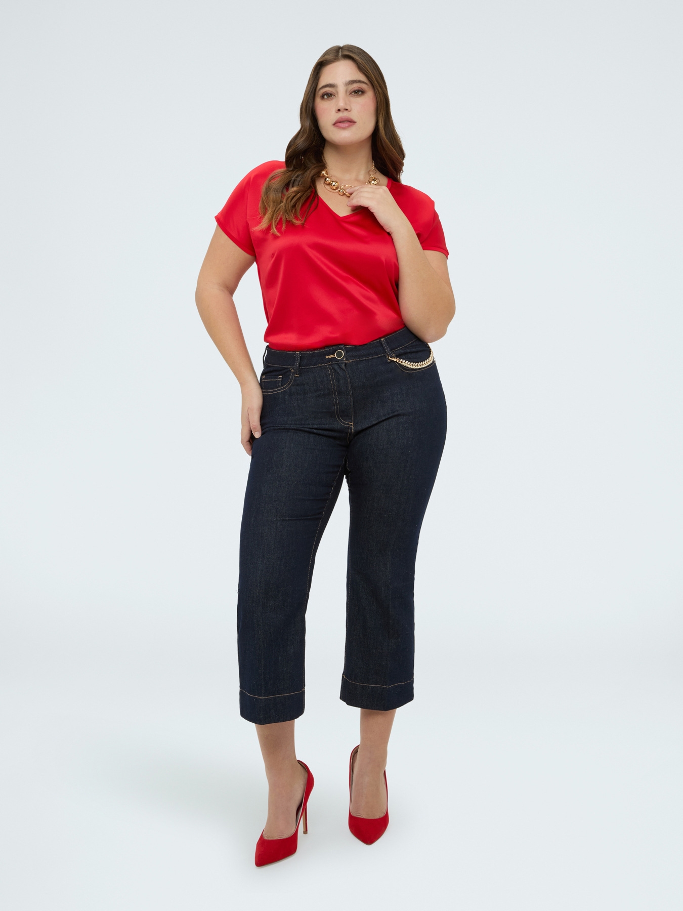 Two-material V-neck T-shirt image number 2