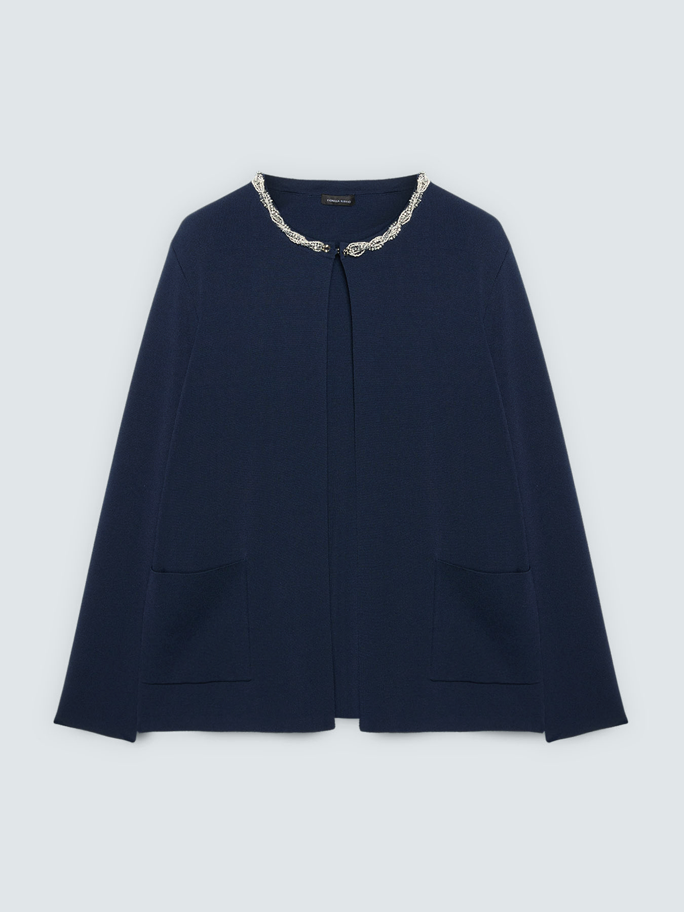 Cardigan in maglia fine con collana applicata image number 3
