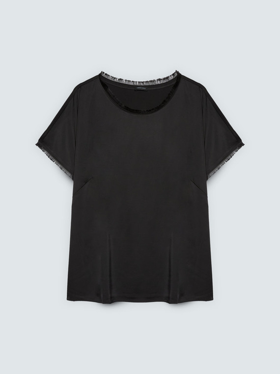 Satintop mit Fransendetails