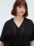 Bluse aus Lochstickerei mit Knotendetail image number 3