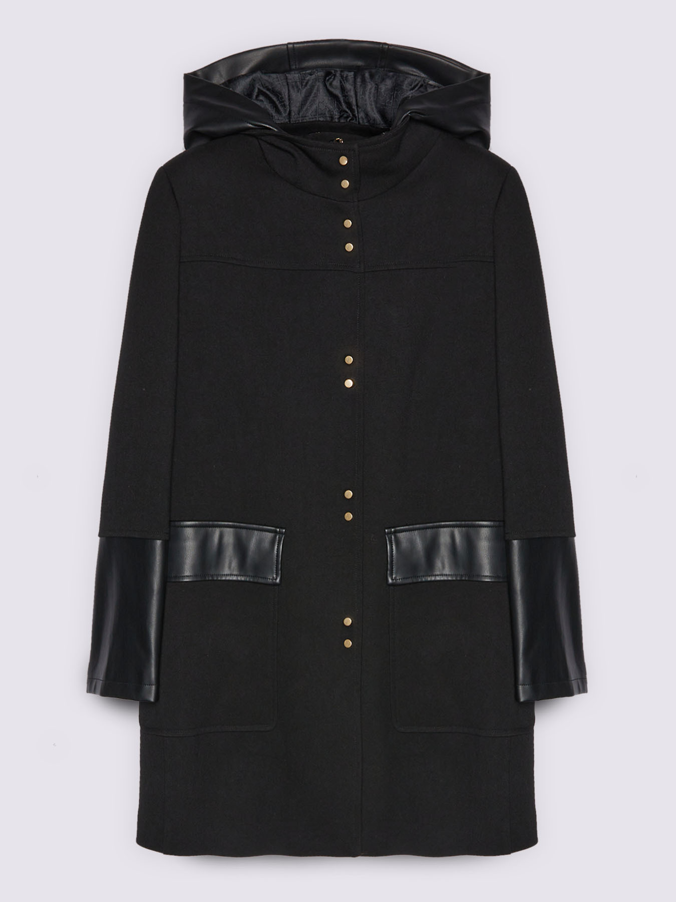 Manteau avec d&eacute;tails en tissu brillant image number 4