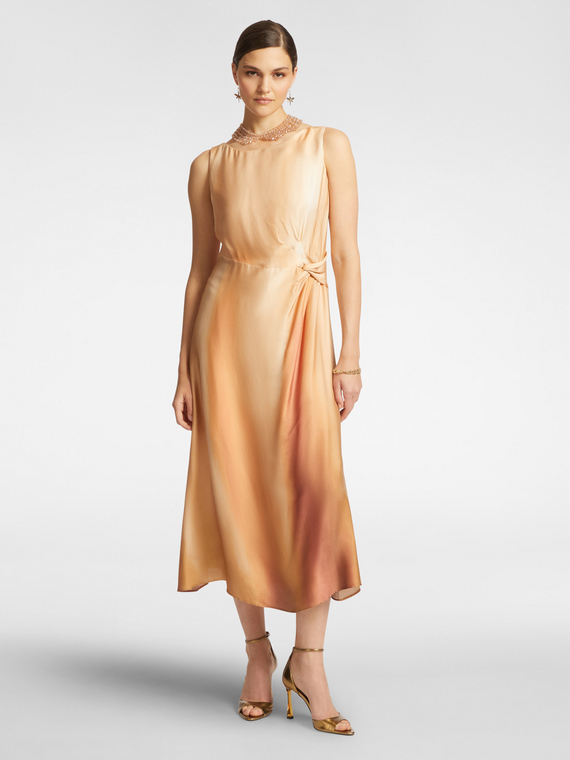 Vestido elegante com estampa sombreada