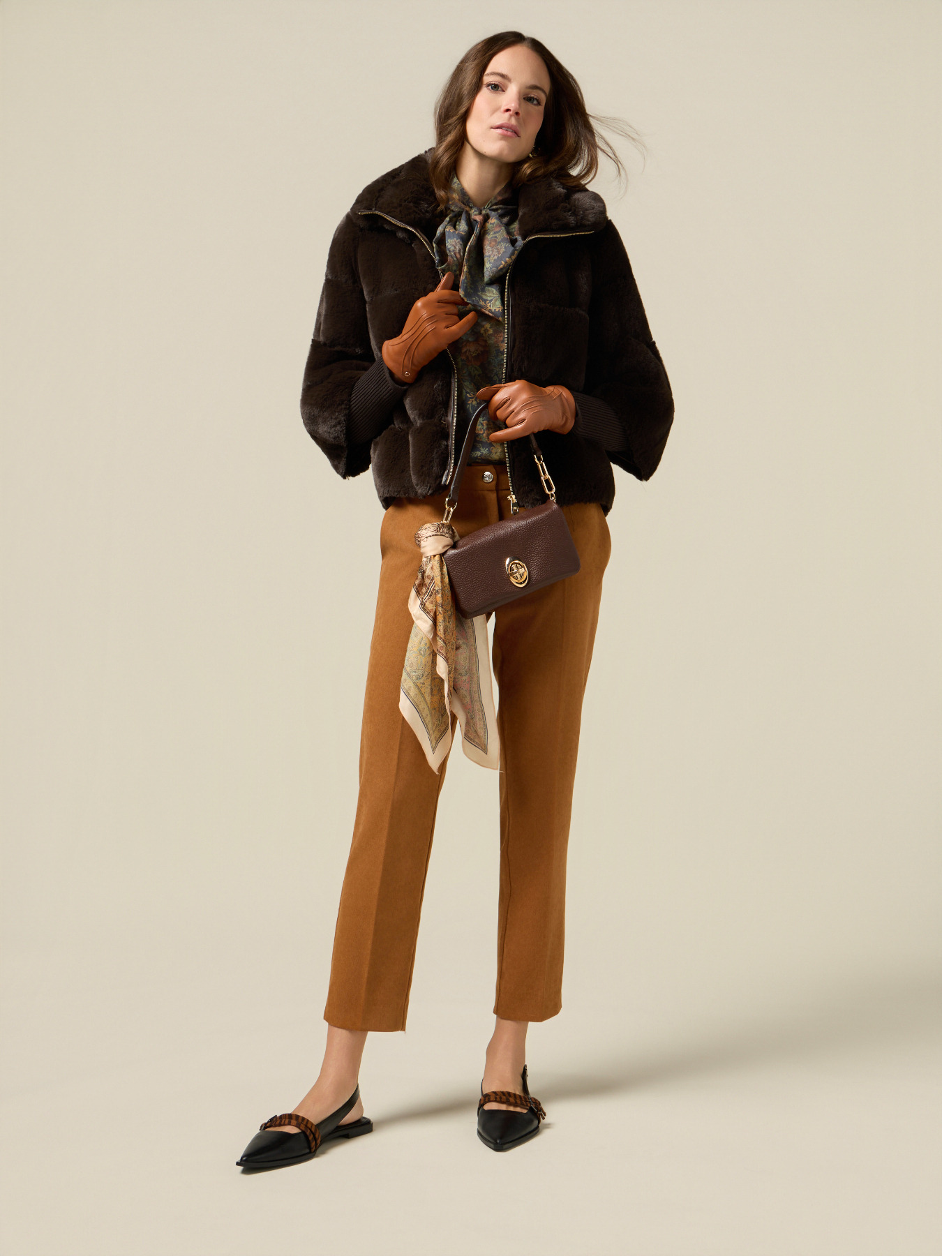 Giubbotto in tessuto effetto peluche image number 3