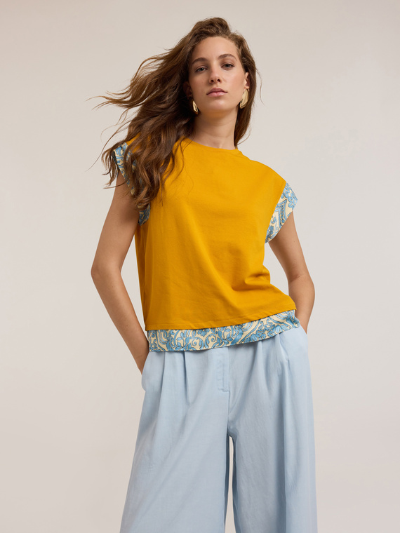 T-shirt avec bords imprimés