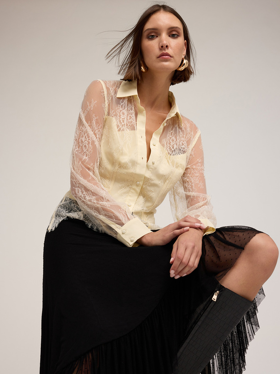 Chemise en dentelle